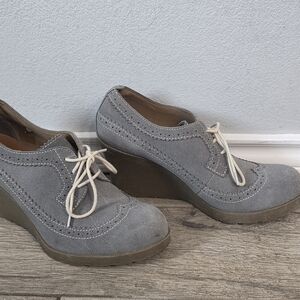 Dr. Martens Sita Suede Platform